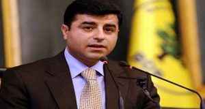 “Em Kurd û Tirk ne neynok û goşt in“