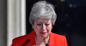 FLAŞ – Serokwezîra Brîtanya Theresa May bi girî dest ji kar berda